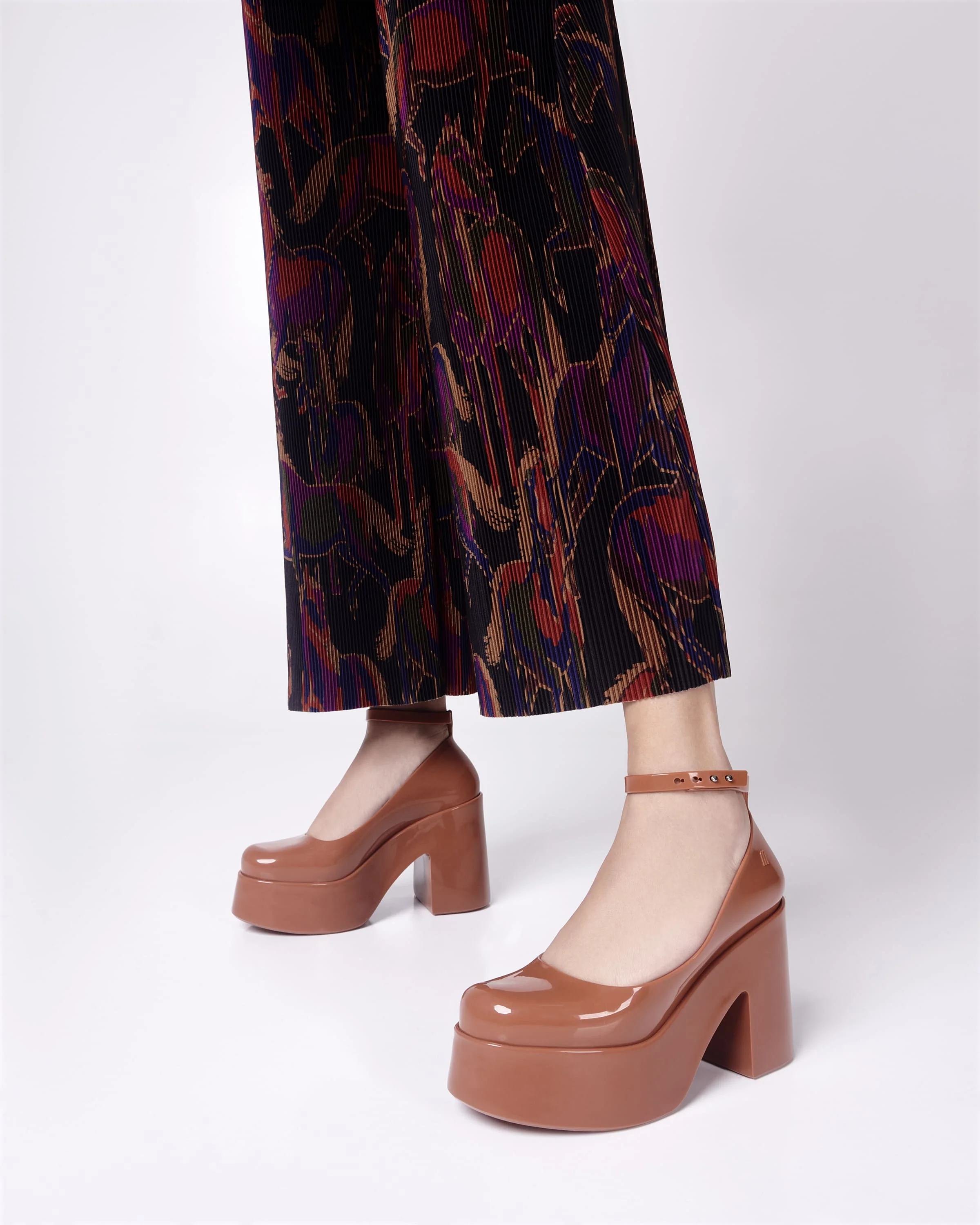 Doll Heel - Image 2