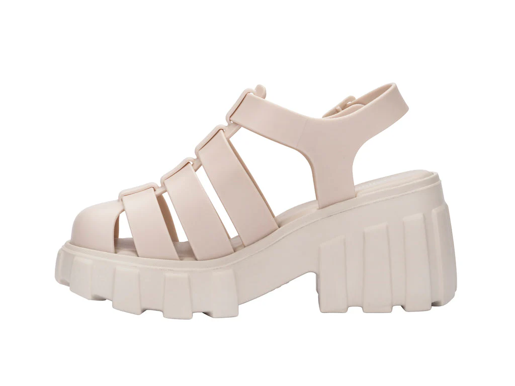 Megan - Image 10