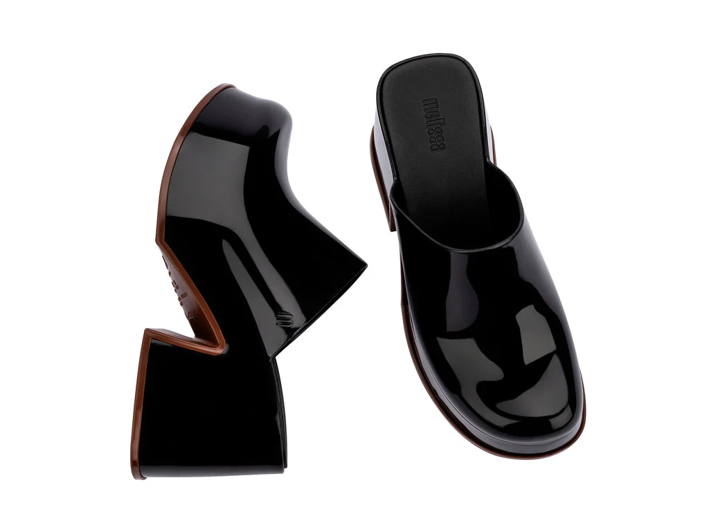 Mia - Image 8
