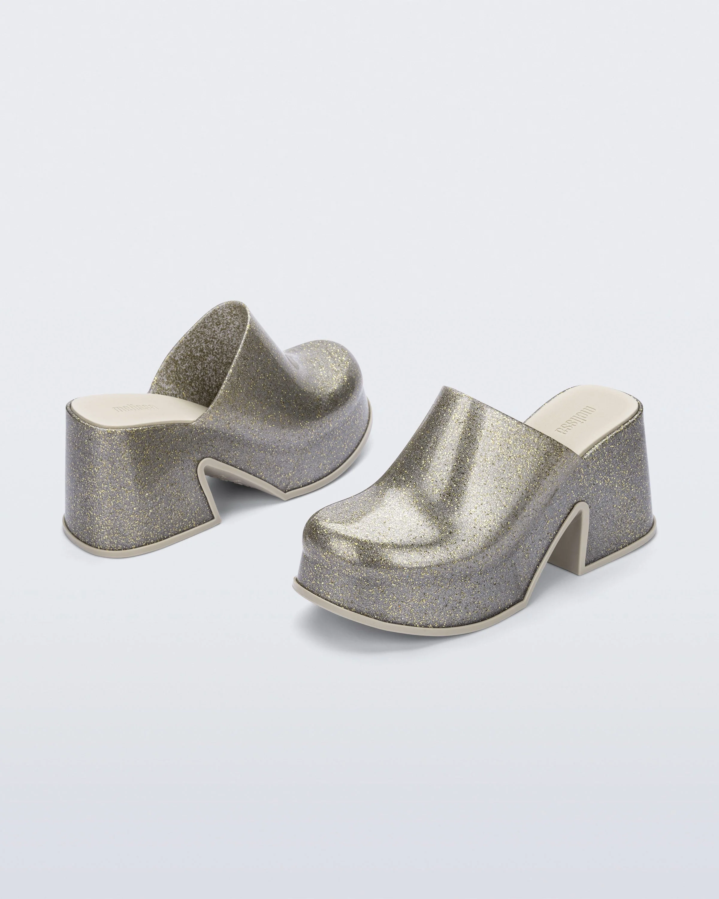 Mia - Image 2