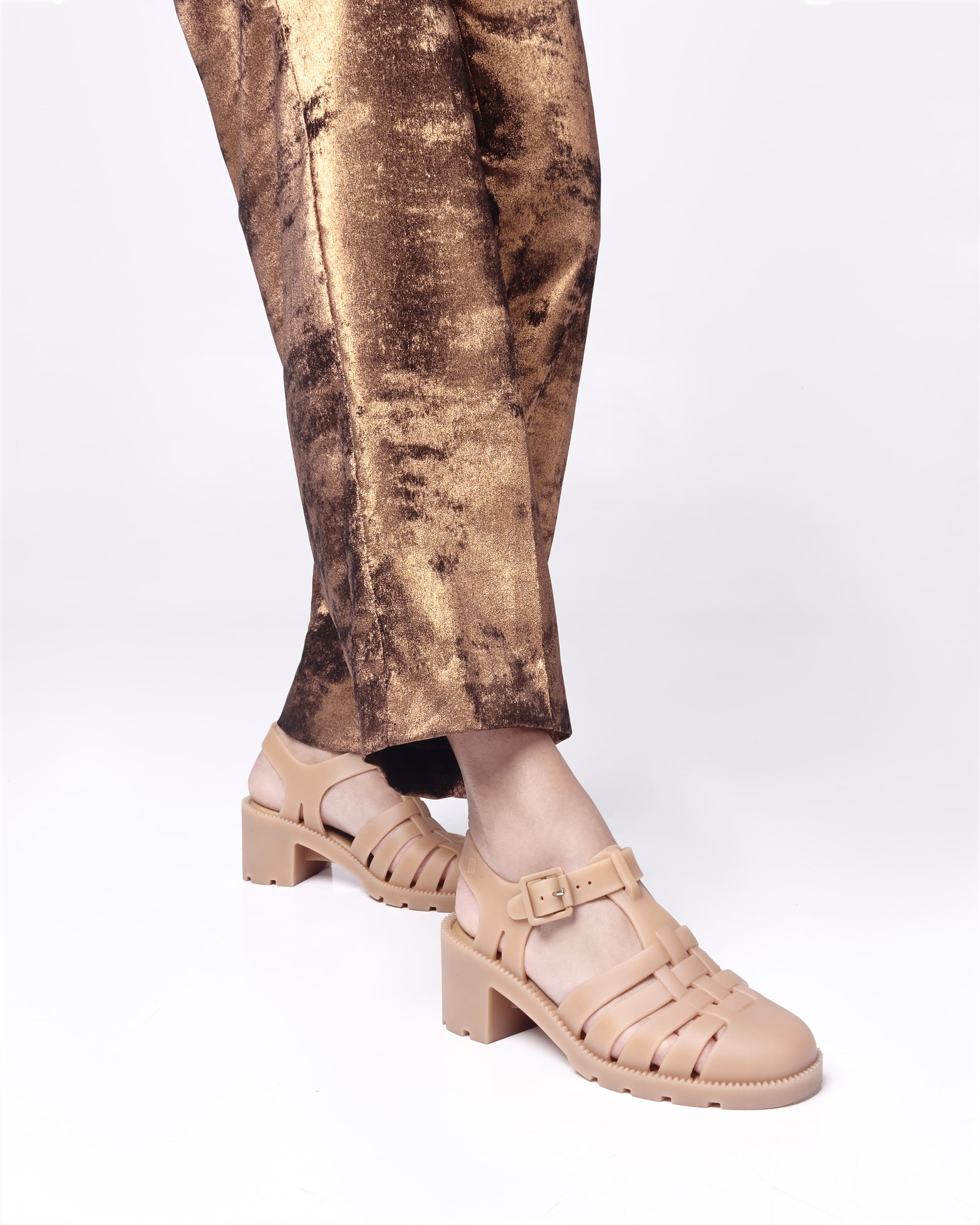 Possession Heel - Image 4